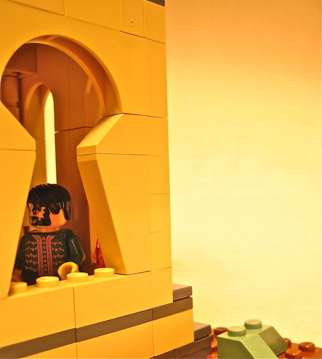 LEGO MOC - Потому что мы можем! - 'Летающий монах': у окна...