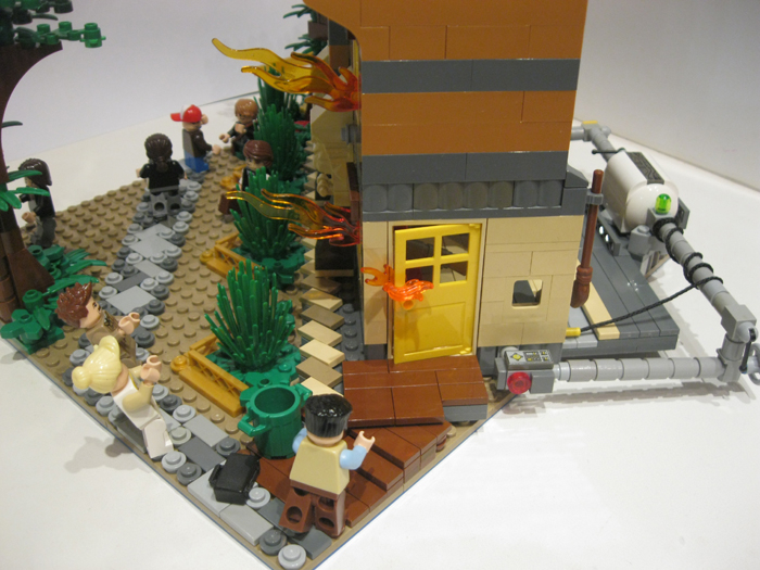 LEGO MOC - Потому что мы можем! - Швейцария 'сухих' туалетов!: кто-то бросился на помощь
