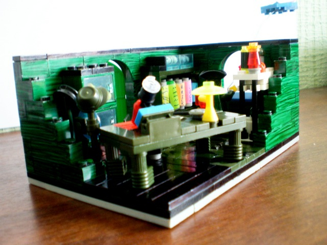 LEGO MOC - Потому что мы можем! - 'Воздушный змей Бенджамина Франклина': Разрез стен сделан под просмотр с данного ракурса.