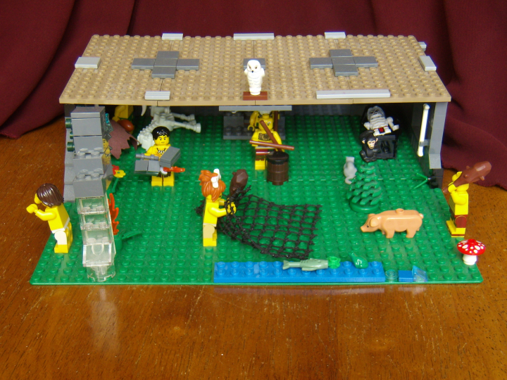 LEGO MOC - Потому что мы можем! - Пещерные люди открывают огонь.: Общий вид работы - поляна перед пещерой древних людей.