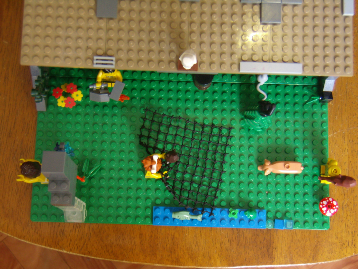 LEGO MOC - Потому что мы можем! - Пещерные люди открывают огонь.: Вид на пещеру древних людей сверху.