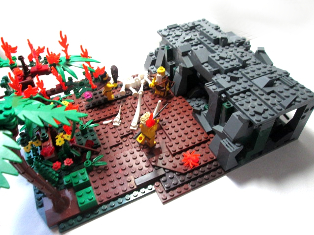 LEGO MOC - Потому что мы можем! - Людям огонь небесный: И ещё. Здесь хорошо виден пустырь между пещерой и горящим деревом.<br />
