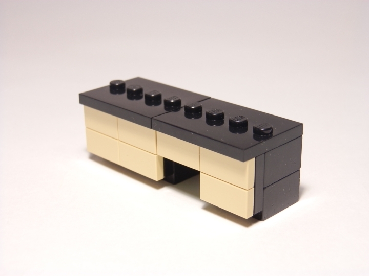 LEGO MOC - Потому что мы можем! - Случайное открытие.: Большой стол с немалым количеством отделений, в которых хранятся всякие колбы, пробирки, ну и всё остальное, что нужно химику.
