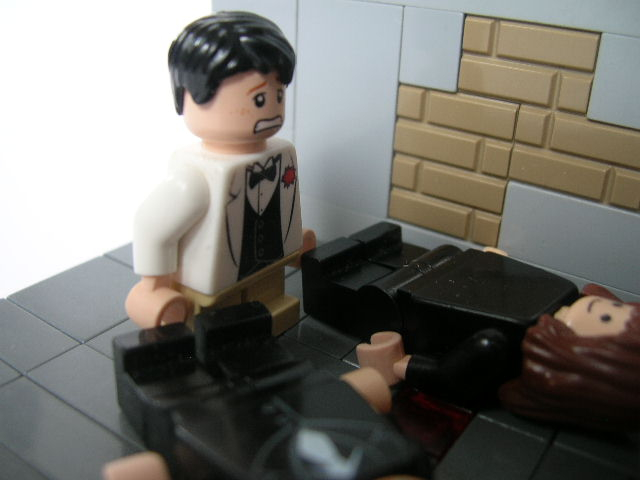 LEGO MOC - Герои и злодеи - Crime Alley (Batman MOC): Шокированный юный Брюс Уэйн. 