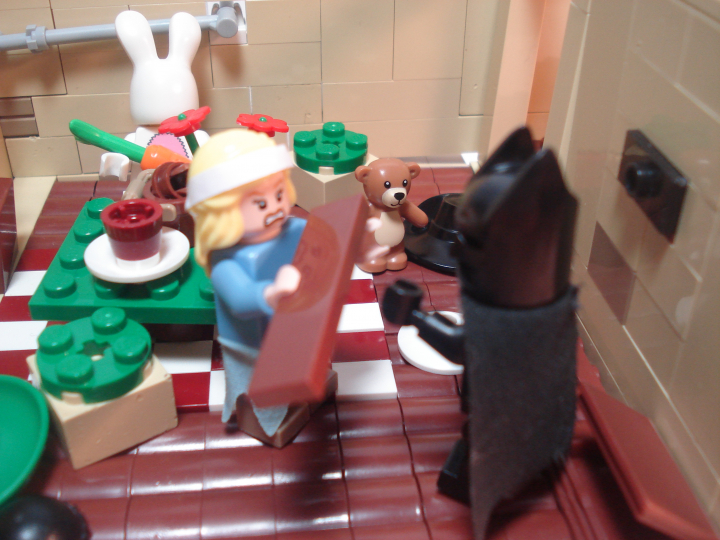 LEGO MOC - Герои и злодеи - Психушка Джокера: Безумный Шляпник -Время Чая