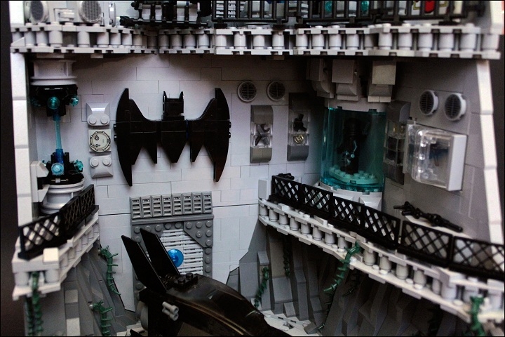 LEGO MOC - Герои и злодеи - Batсave: 2-ой уровень. 