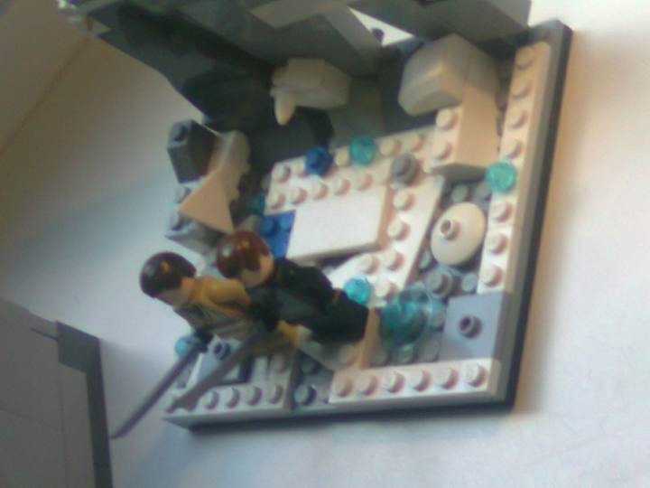 LEGO MOC - Герои и злодеи - Дворец лиги теней из фильма 'БЕТМЕН  ; НАЧАЛО ': вид немного снизу