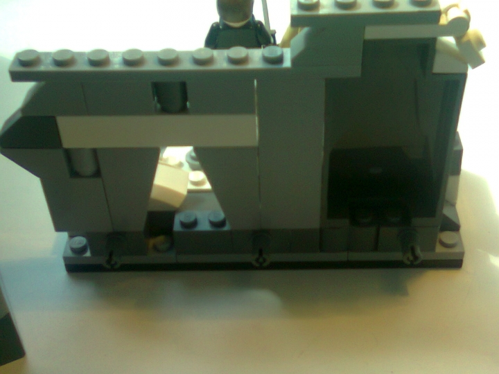 LEGO MOC - Герои и злодеи - Дворец лиги теней из фильма 'БЕТМЕН  ; НАЧАЛО ': вход во дворец <br />
