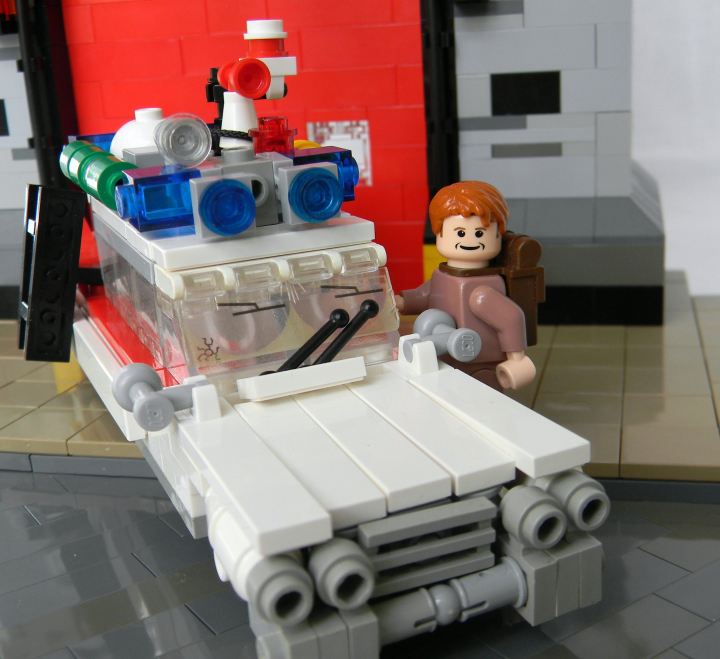 LEGO MOC - Герои и злодеи - Ghostbuster's firehouse!: Ещё несколько общих видов: