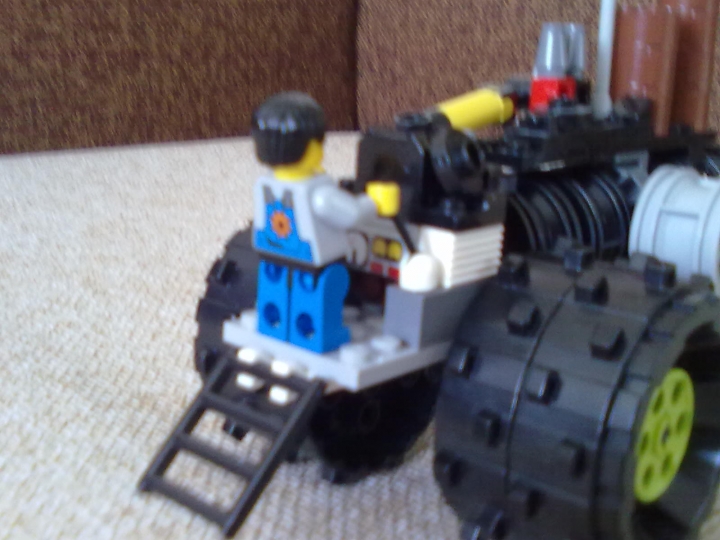 LEGO MOC - Steampunk Machine - паровой трактор : 'кабина' трактора