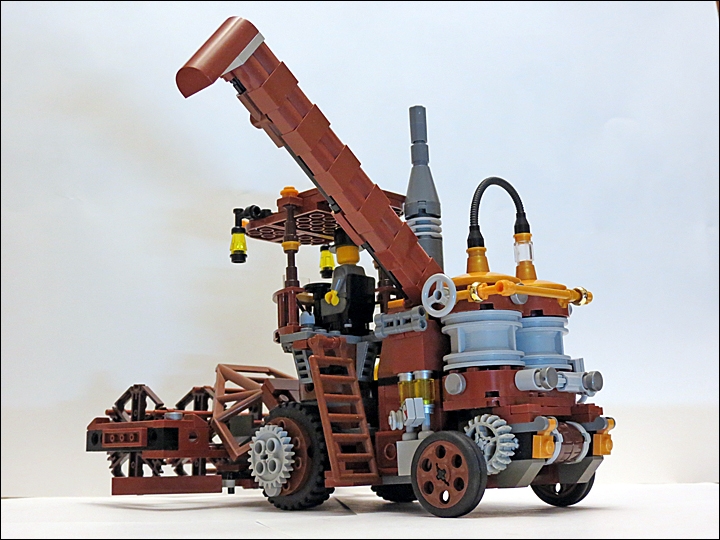 LEGO MOC - Steampunk Machine - Steampunk Harvester: Сзади видны агрегаты - паровые котлы.