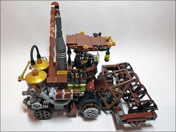 LEGO MOC - Steampunk Machine - Steampunk Harvester: Вид сбоку.