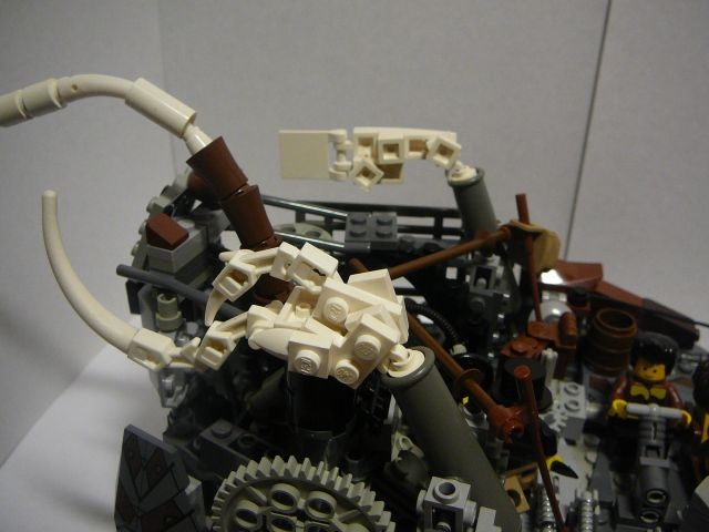 LEGO MOC - Steampunk Machine - Steampunk передвижная станция: Вид на трубы(труб всего-навсего четыре):
