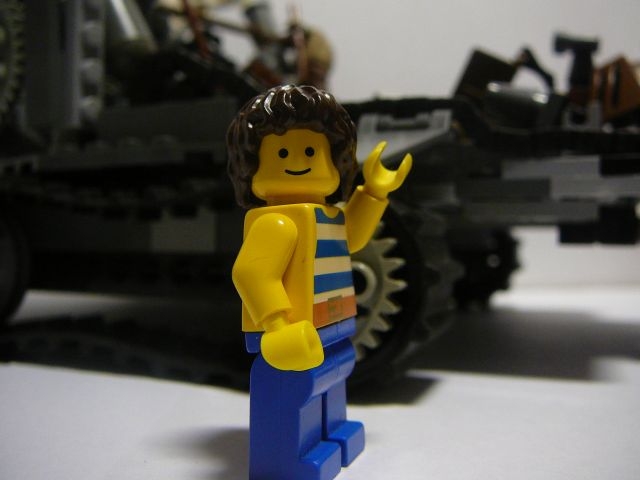 LEGO MOC - Steampunk Machine - Steampunk передвижная станция: Третьим и последним в экипаже следует 2-ой водитель-Лео Бублик:
