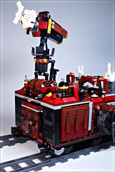 LEGO MOC - Steampunk Machine - Королевский бронепоезд армии Блэкферрума: Вид с заднего бока во всю  высоту.