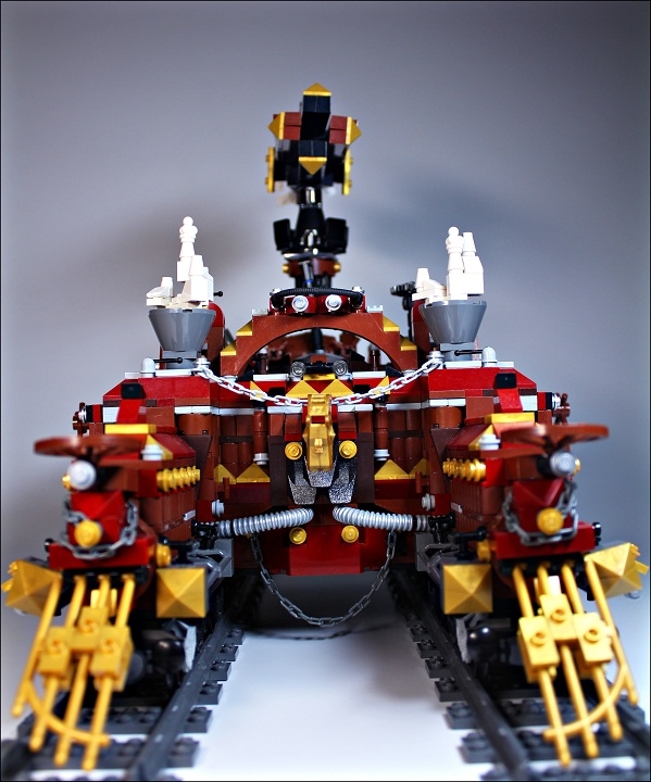 LEGO MOC - Steampunk Machine - Королевский бронепоезд армии Блэкферрума: Вид спереди.