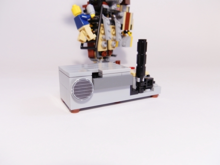 LEGO MOC - Steampunk Machine - Heavy Steam Helper 1: Сзади у парогенератора ничего особенного.