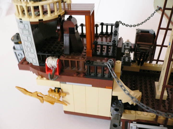 LEGO MOC - Steampunk Machine - Летучий паровой корабль: Корма еще раз. Сбоку видна кошка для сбора предметов (оборудования, бочек с водой (судно исследовательское))