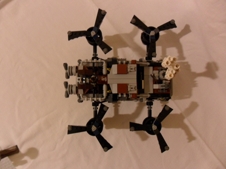 LEGO MOC - Steampunk Machine - DeLorean STEAM Machine: Ну и в заключение вид сверху) Прошу прощения за торчащий штатив - надеюсь, добрые модераторы простят мне такой косяк) <br />
На этом всё;)