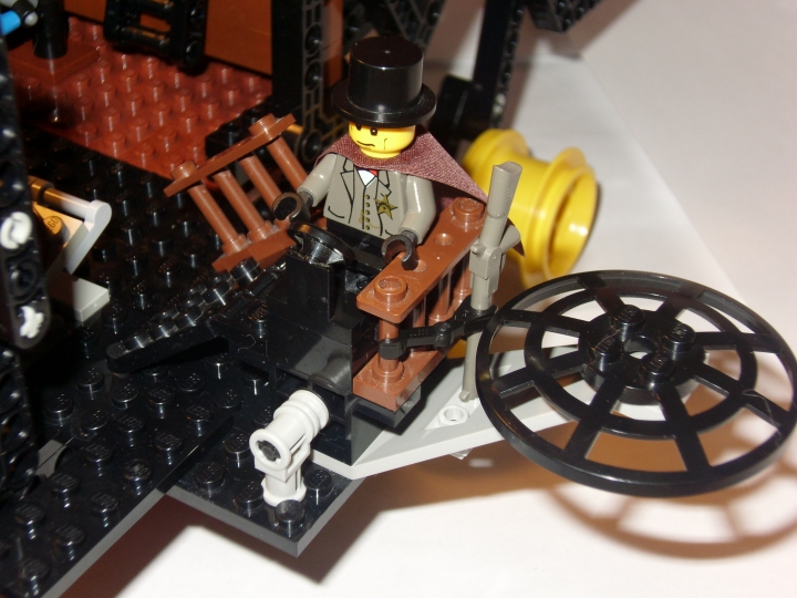 LEGO MOC - Steampunk Machine - Корабль мародеров: Молодой и хитрый командующий сим процессом.Не без связей в полиции,конечно,такой уж бизнес.