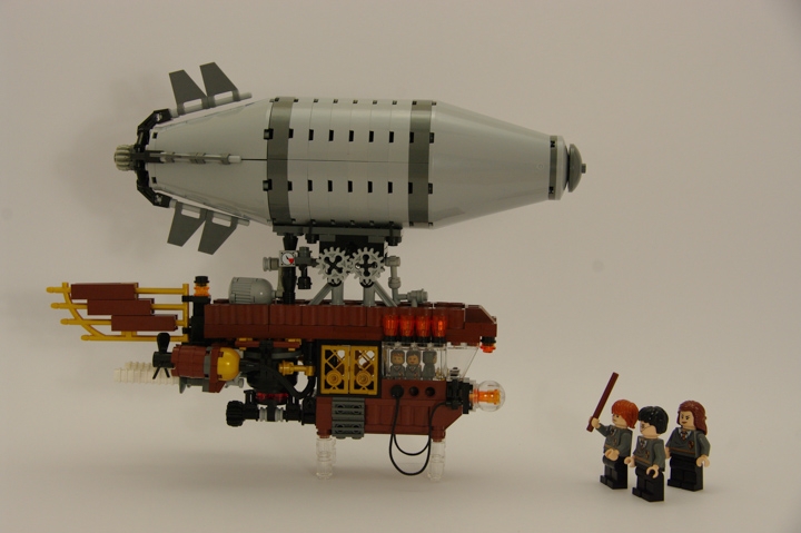 LEGO MOC - Мини-конкурс 'Битва Дирижаблей' - Дирижабли в Хогвартсе: Итак, Рон взял в руки палочку: 'Унгардиум левиосса!'. 'Ох, не к добру это все', - подумала Гермиона...