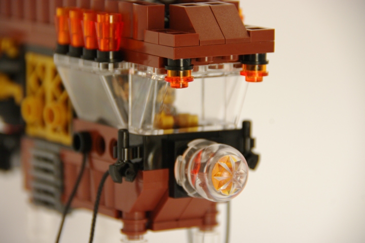 LEGO MOC - Мини-конкурс 'Битва Дирижаблей' - Дирижабли в Хогвартсе: Модель действующая, в смысле, летающая самостоятельно, а вот управление осуществляется через волшебный хрустальный шар.