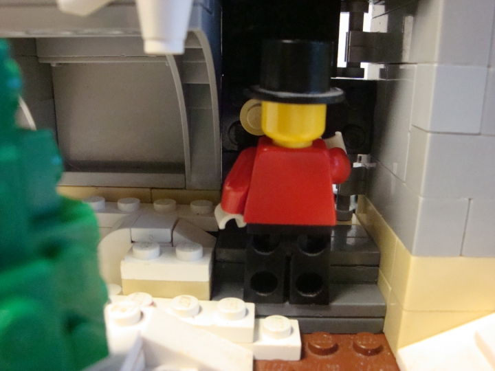 LEGO MOC - Новогодний Кубик 2014 - Рождественская история: Скрудж возвращается домой после работы