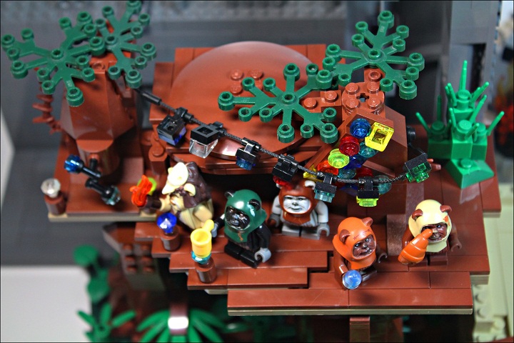 LEGO MOC - Новогодний Кубик 2014 - Встреча Нового года в далекой-далекой галактике...