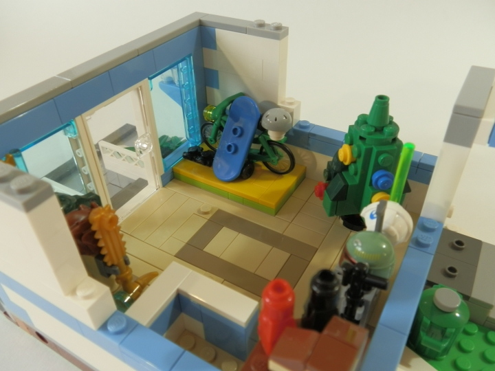 LEGO MOC - Новогодний Кубик 2014 - Магазин игрушек.