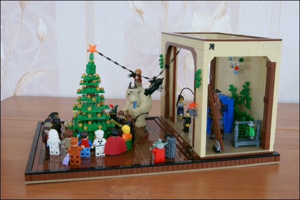 LEGO MOC - Новогодний Кубик 2014 - Новогоднее веселье!: А вообще, вся работа показывает новогоднее представление, которые обычно устраиваются для детей в школах или театрах. Но только в нашем случае вместо детей - герои (и... эмм... злодеи) разных вселенных.