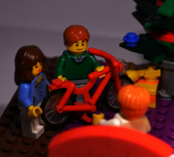 LEGO MOC - Новогодний Кубик 2014 - Новый год - семейный праздник