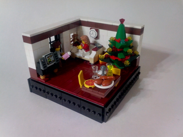 LEGO MOC - Новогодний Кубик 2014 - Встреча Нового Года: Общий вид) Все празднично, молодой человек уже дарит своей девушке подарок, осталось только сесть за стол и смотреть новогодний концерт
