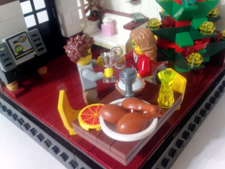 LEGO MOC - Новогодний Кубик 2014 - Встреча Нового Года: Успеть разлить и выпить шампанское пока бьют Куранты, а самое главное - загадать новогоднее желание, которое обязательно исполнится)