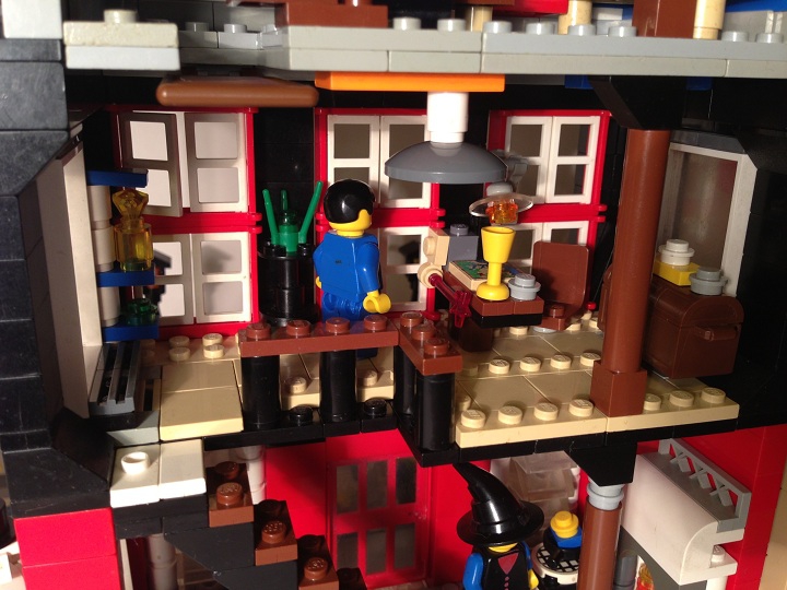 LEGO MOC - Новогодний Кубик 2014 - Новый 2014 LeGod: Второй этаж. Здесь нечто похожее на рабочий кабинет.