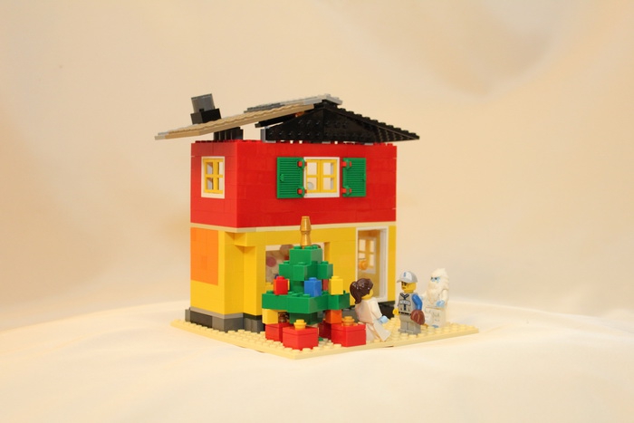 LEGO MOC - Новогодний Кубик 2014 - Новогодняя кондитерская лавка: вид кондитерской лавки с улицы - главный вид работы