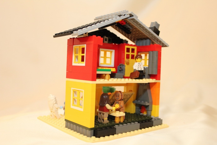 LEGO MOC - Новогодний Кубик 2014 - Новогодняя кондитерская лавка: задний план