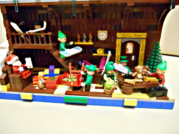 LEGO MOC - Новогодний Кубик 2014 - С упер кл АНТА - новогодний герой): работа кипит!!!