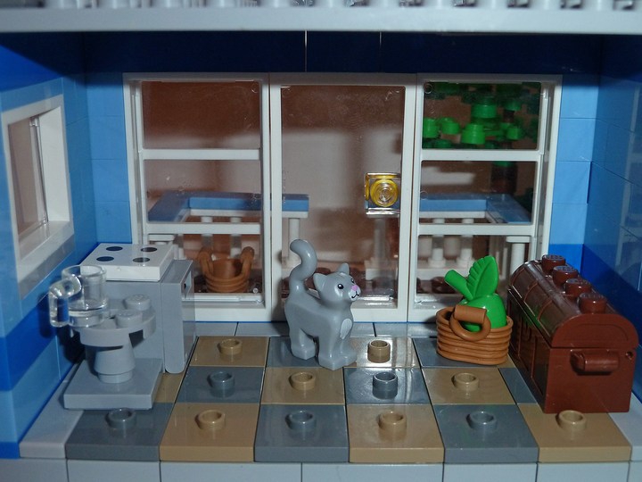 LEGO MOC - Новогодний Кубик 2014 - Зимой и летом: Летняя 'часть' - небольшая кухня, сундук