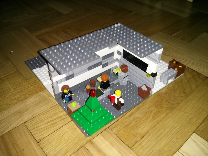 LEGO MOC - Новогодний Кубик 2014 - С Новым Годом!: Вид с зади.
