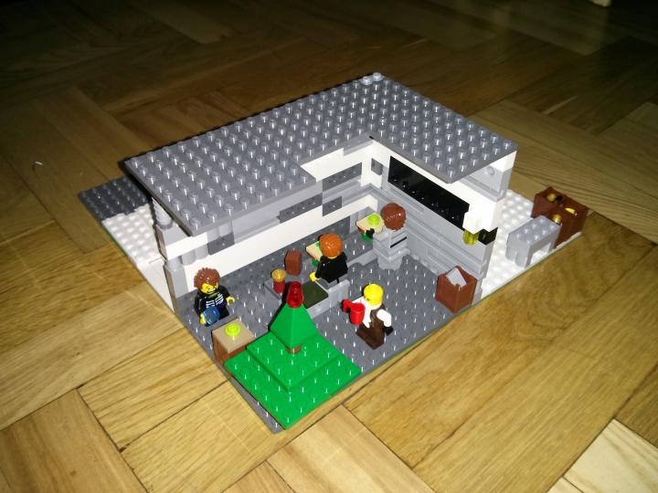 LEGO MOC - Новогодний Кубик 2014 - С Новым Годом!: Вид с зади.