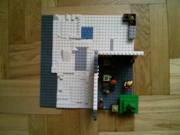 LEGO MOC - Новогодний Кубик 2014 - С Новым Годом!: Вид с верху без крыши дома.