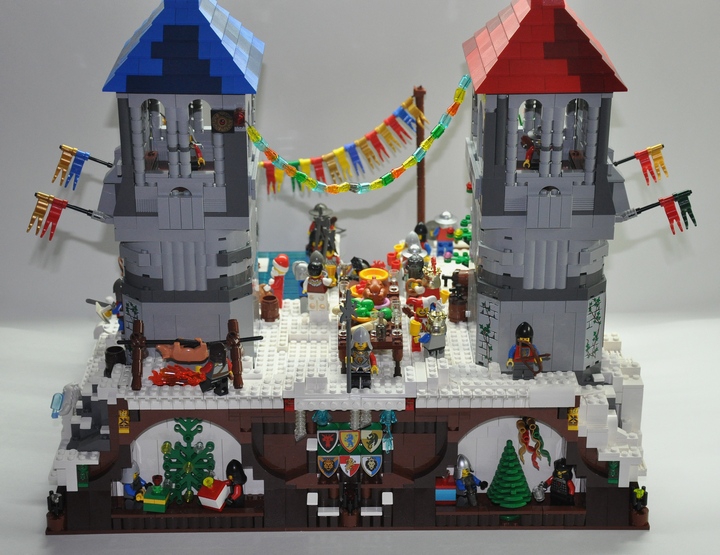 LEGO MOC - Новогодний Кубик 2014 - Фестиваль ёлок: Две башни-близнецы, именно тут решили пировать рыцари.