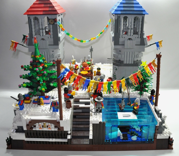 LEGO MOC - Новогодний Кубик 2014 - Фестиваль ёлок: Небольшая лужайка покрытая снегом принимает всех желающих, украшена она на славу!