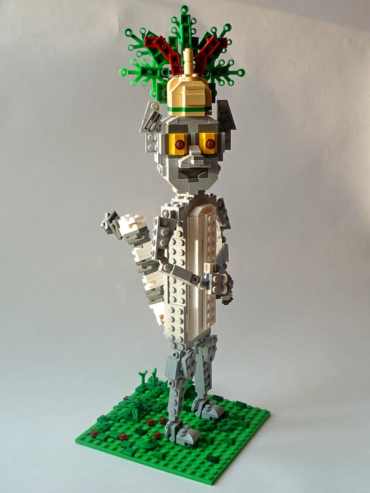 LEGO MOC - 16x16: Animals - Король лемуров Джулиан XIII : У лемура поворачивается голова, двигаются руки и ноги  