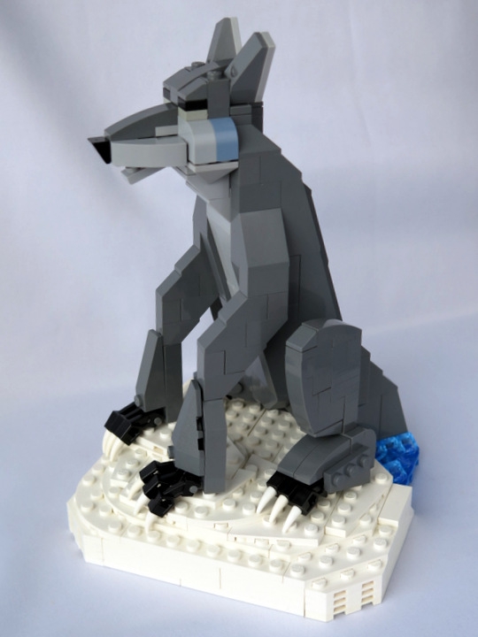 LEGO MOC - 16x16: Character - Ловись рыбка мала и велика!: Что он делает?