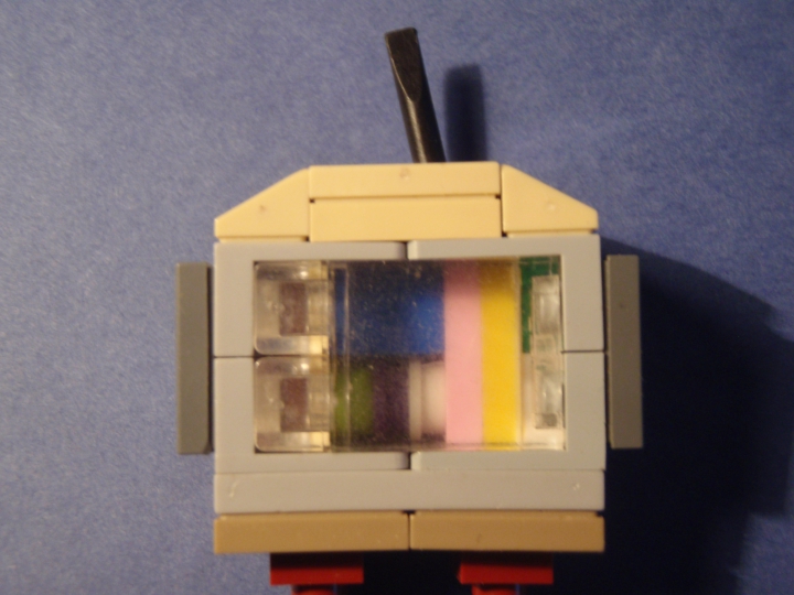 LEGO MOC - 16x16: Technics - Телевизор: 6.00 часов утра гомер захотел посмотреть любимое телешоу,   включил телевизор шли помехи