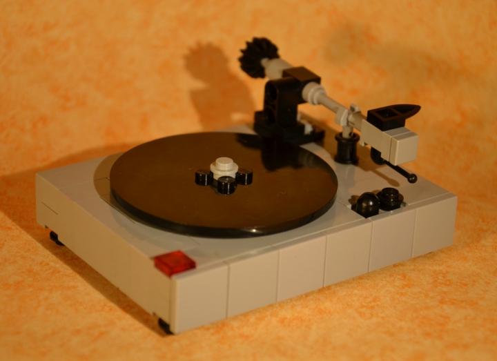 LEGO MOC - 16x16: Technics - Проигрыватель пластинок: Включенный