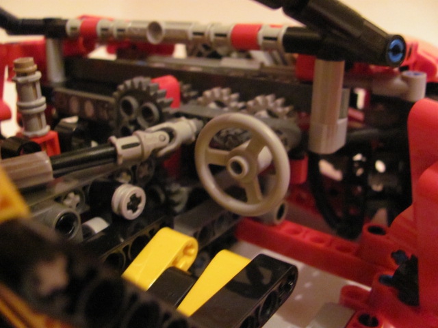 LEGO MOC - Technic-конкурс 'Легковой автомобиль' - Nissan Skyline GT-R R34.: Руль крутится. В нужную сторону.