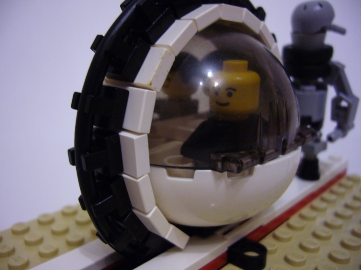 LEGO MOC - Конкурс «Советское кино» - Оригинальный запуск: Инопланетянин Агапит управляет машиной.
