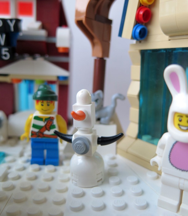 LEGO MOC - Новогодний Кубик 3015 - В кругу друзей: Снеговик.